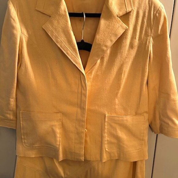 Linen yellow 2-PC Mac&Jac Suit - Picture 1 of 5